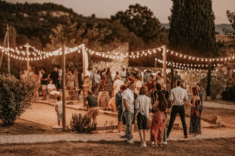 Cocktail sur le terrain de pétanque, au Clos du Tuilier