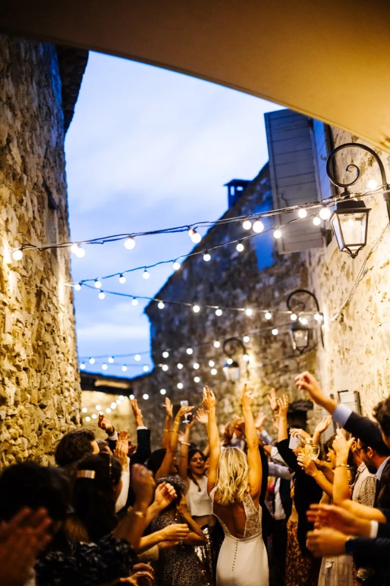 Soirée dansante sous les guirlandes, au Clos du Tuilier